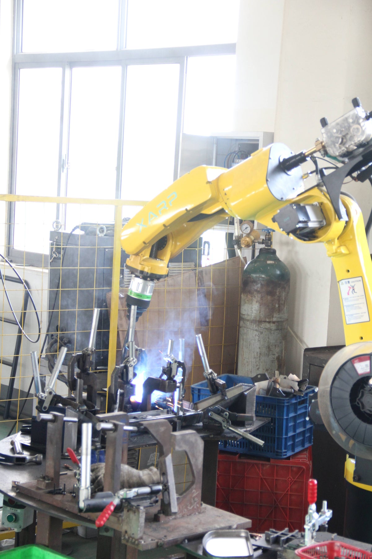 XP1440-15W Hydraulic Cylinder Welding Robot with Positioner for Automated Metal Fabrication